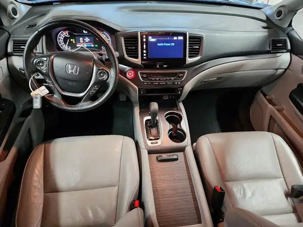 5FNYF6H52HB086672 2017 HONDA PILOT - Image 8