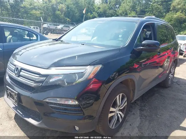 5FNYF6H52JB002467 2018 HONDA PILOT - Image 2