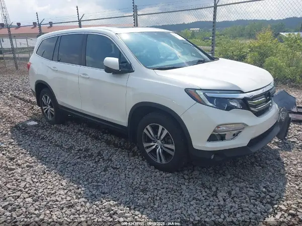 5FNYF6H52JB013193 2018 HONDA PILOT - Image 1