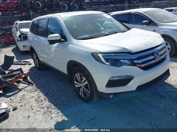 5FNYF6H52JB045206 2018 HONDA PILOT - Image 1