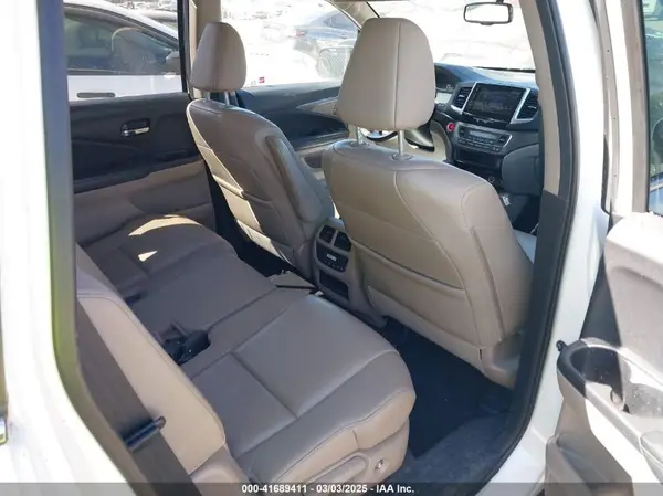 5FNYF6H52JB045206 2018 HONDA PILOT - Image 8