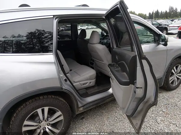 5FNYF6H52JB047330 2018 HONDA PILOT - Image 8