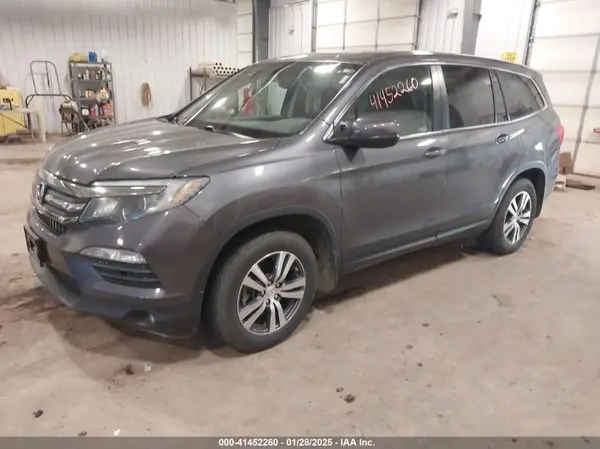 5FNYF6H52JB052141 2018 HONDA PILOT - Image 2