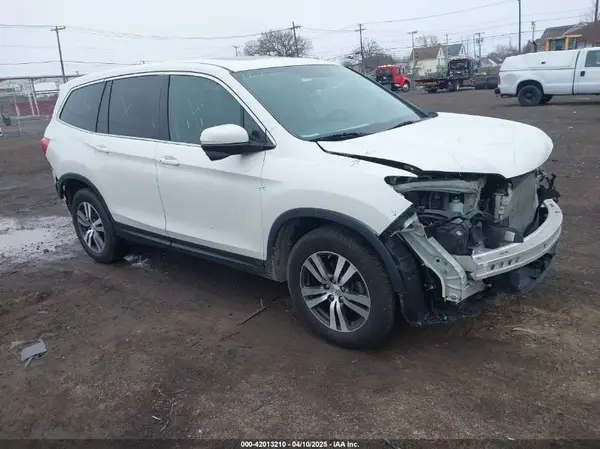 5FNYF6H52JB053046 2018 HONDA PILOT - Image 1
