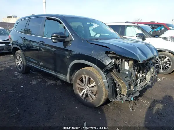 5FNYF6H52JB054827 2018 HONDA PILOT - Image 1