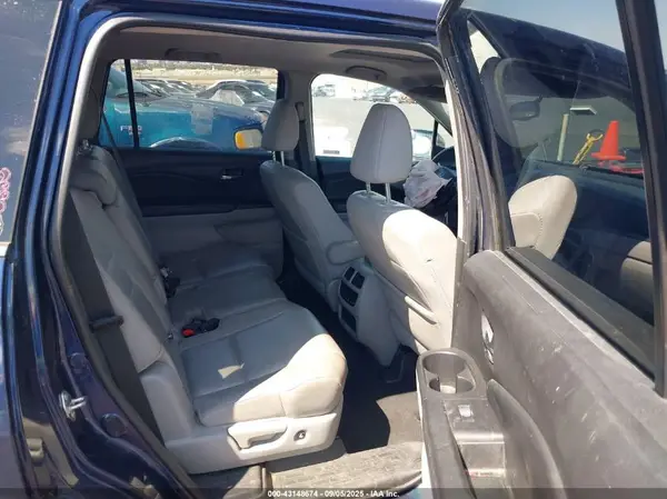 5FNYF6H52JB060093 2018 HONDA PILOT - Image 8