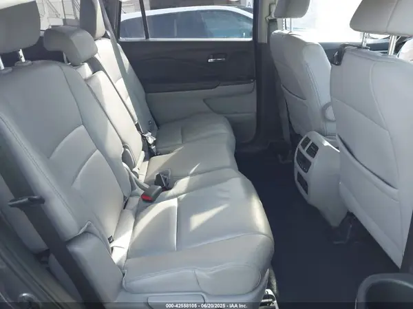 5FNYF6H52JB062393 2018 HONDA PILOT - Image 8