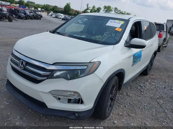 5FNYF6H52JB063429 2018 HONDA PILOT - Image 2