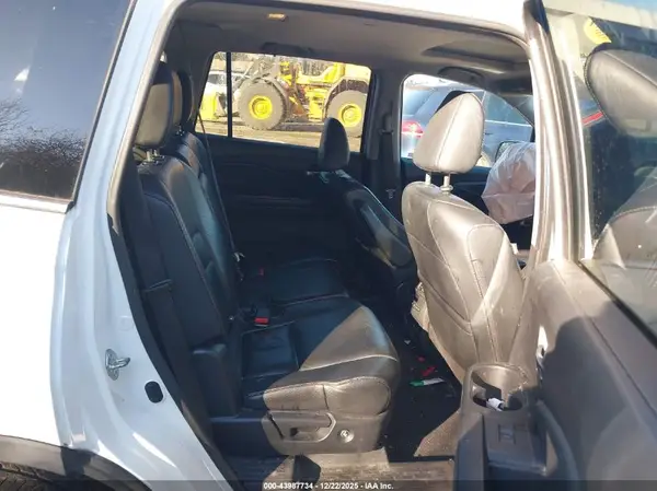5FNYF6H52JB064354 2018 HONDA PILOT - Image 8