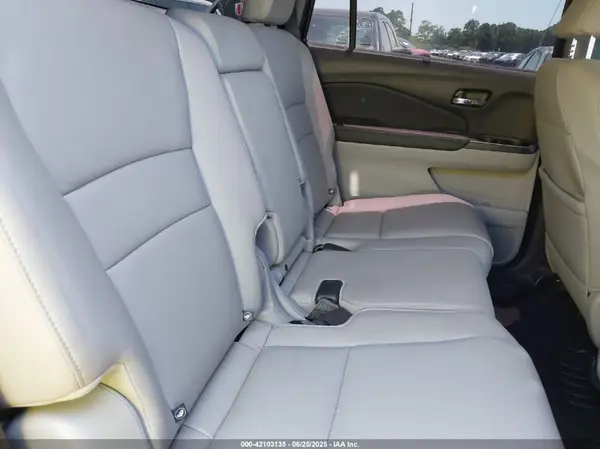 5FNYF6H52KB006469 2019 HONDA PILOT - Image 8