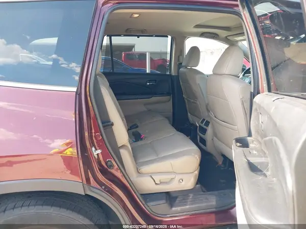5FNYF6H52KB027810 2019 HONDA PILOT - Image 8