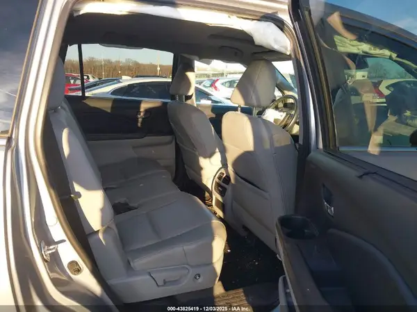 5FNYF6H52KB035941 2019 HONDA PILOT - Image 8