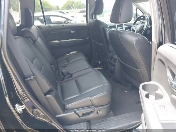 5FNYF6H52KB067868 2019 HONDA PILOT - Image 8