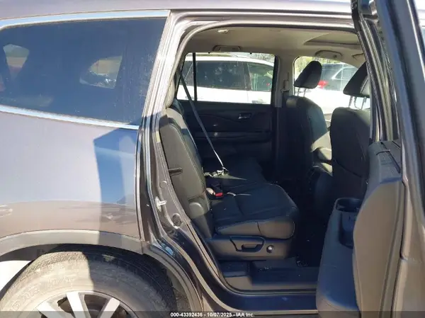 5FNYF6H52MB100421 2021 HONDA PILOT - Image 8