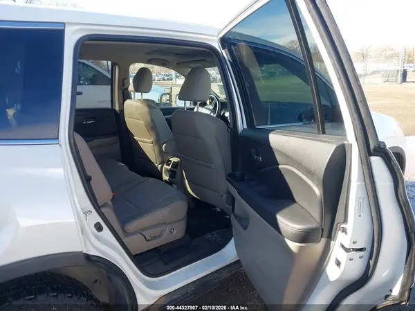 5FNYF6H53GB008108 2016 HONDA PILOT - Image 8