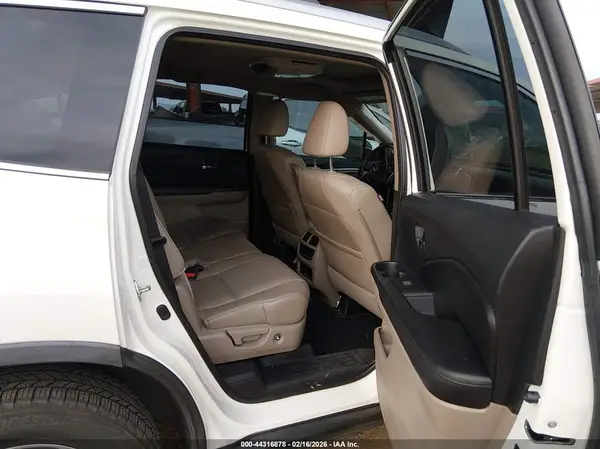 5FNYF6H53HB003637 2017 HONDA PILOT - Image 8