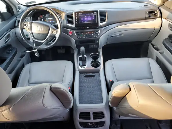 5FNYF6H53HB062400 2017 HONDA PILOT - Image 8