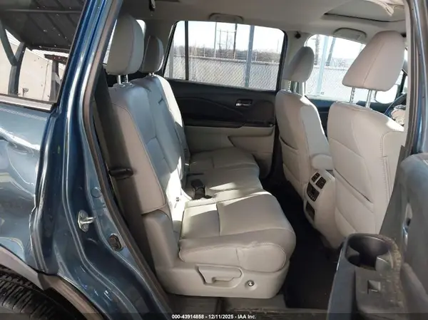 5FNYF6H53HB067645 2017 HONDA PILOT - Image 8