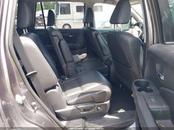 5FNYF6H53HB086132 2017 HONDA PILOT - Image 8