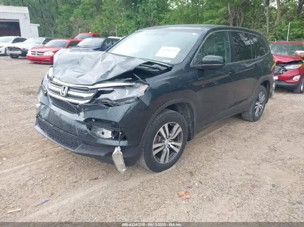 5FNYF6H53JB002056 2018 HONDA PILOT - Image 2
