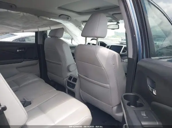 5FNYF6H53JB006219 2018 HONDA PILOT - Image 8