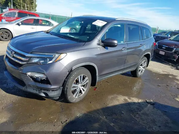 5FNYF6H53JB028317 2018 HONDA PILOT - Image 2