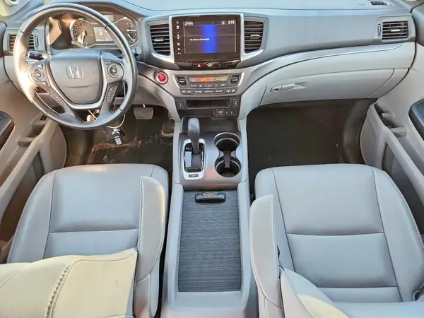 5FNYF6H53JB045070 2018 HONDA PILOT - Image 8