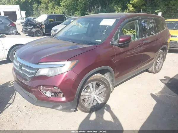 5FNYF6H53JB050057 2018 HONDA PILOT - Image 2