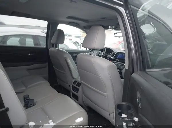 5FNYF6H53JB072477 2018 HONDA PILOT - Image 8