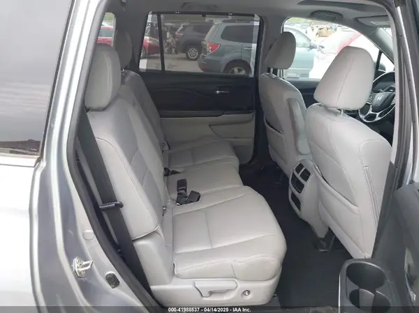 5FNYF6H53KB074943 2019 HONDA PILOT - Image 8