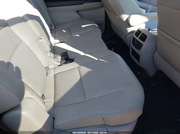 5FNYF6H54GB009462 2016 HONDA PILOT - Image 8