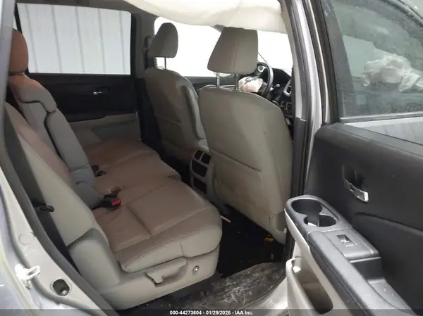 5FNYF6H54HB008362 2017 HONDA PILOT - Image 8