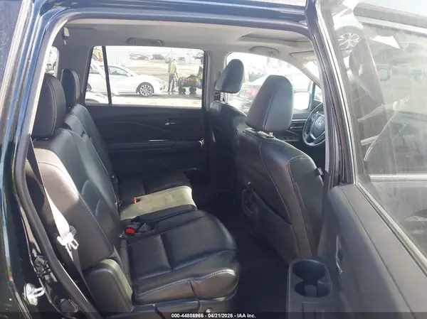 5FNYF6H54HB011391 2017 HONDA PILOT - Image 8
