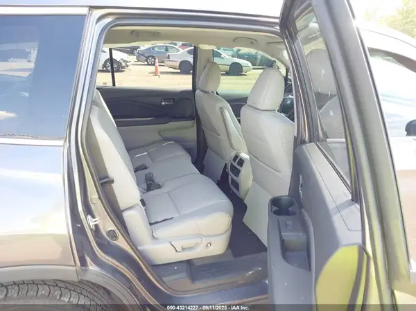 5FNYF6H54HB014405 2017 HONDA PILOT - Image 8