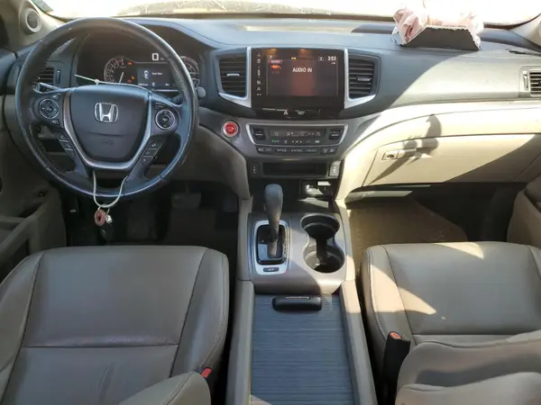 5FNYF6H54HB024013 2017 HONDA PILOT - Image 8