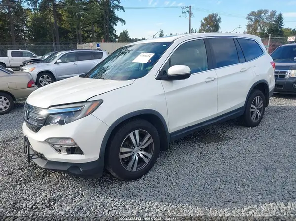 5FNYF6H54HB032452 2017 HONDA PILOT - Image 2