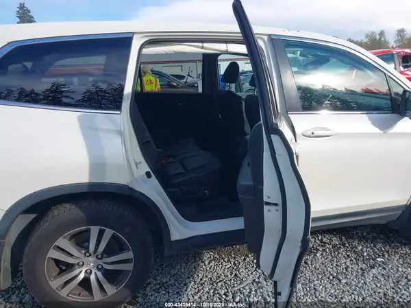 5FNYF6H54HB032452 2017 HONDA PILOT - Image 8