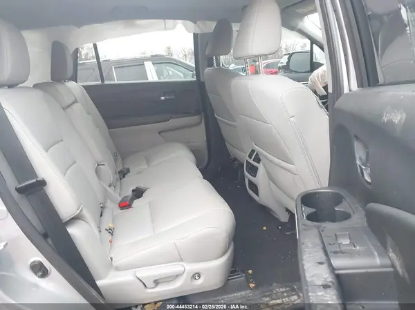 5FNYF6H54HB050773 2017 HONDA PILOT - Image 8