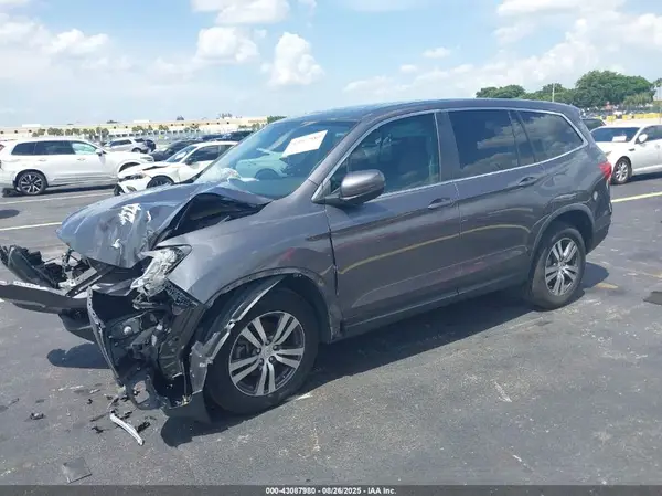 5FNYF6H54HB073258 2017 HONDA PILOT - Image 2