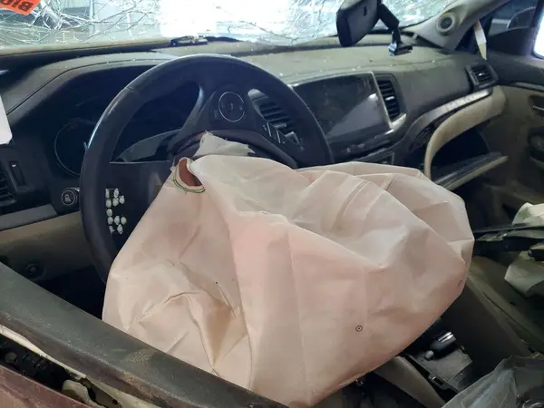 5FNYF6H54JB002616 2018 HONDA PILOT - Image 8
