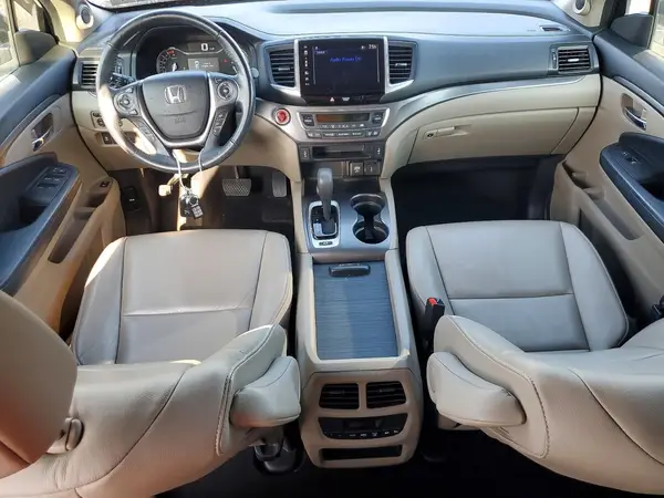 5FNYF6H54JB005578 2018 HONDA PILOT - Image 8