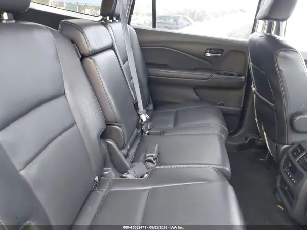 5FNYF6H54JB008285 2018 HONDA PILOT - Image 8