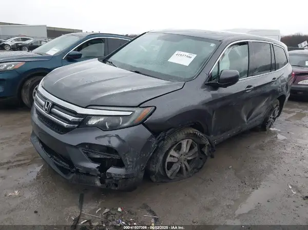 5FNYF6H54JB018069 2018 HONDA PILOT - Image 2