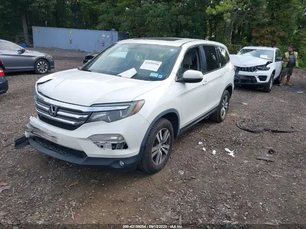 5FNYF6H54JB052268 2018 HONDA PILOT - Image 2
