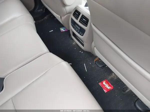 5FNYF6H54JB052268 2018 HONDA PILOT - Image 8