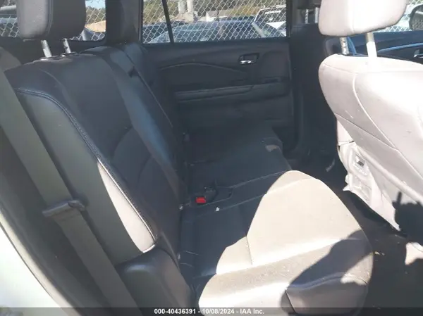 5FNYF6H54JB064646 2018 HONDA PILOT - Image 8