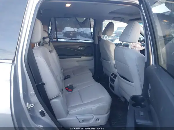 5FNYF6H54JB065313 2018 HONDA PILOT - Image 8