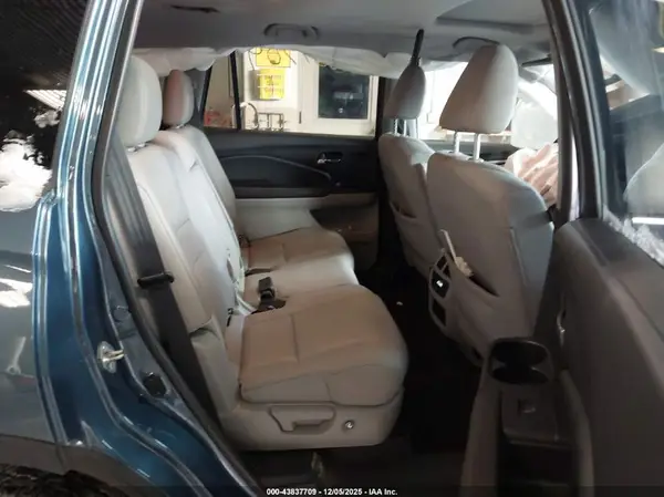 5FNYF6H54JB069670 2018 HONDA PILOT - Image 8