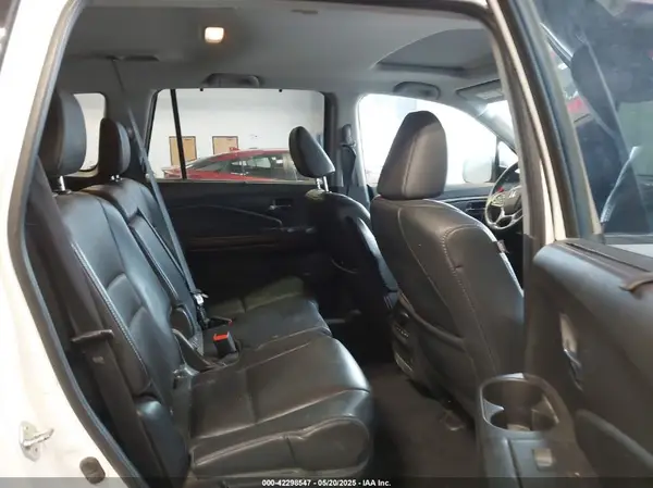 5FNYF6H54KB043295 2019 HONDA PILOT - Image 8