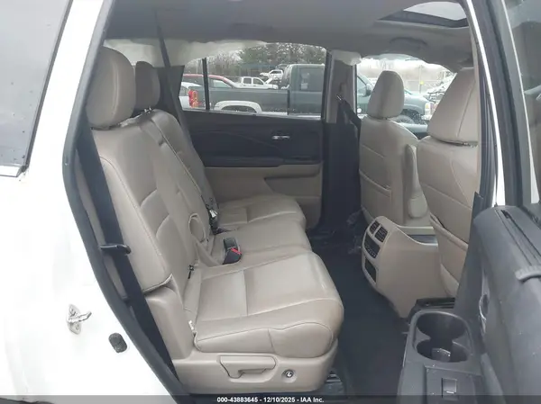 5FNYF6H54KB076264 2019 HONDA PILOT - Image 8
